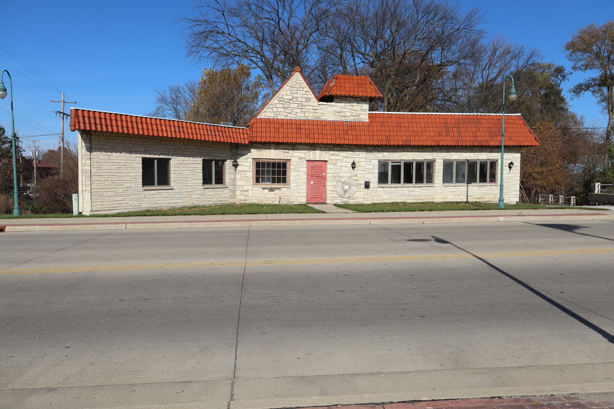 108 W Main St, Whitewater, WI for sale Primary Photo- Image 1 of 1