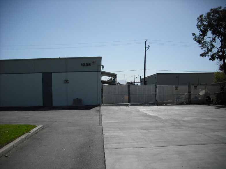 1031-1035 S Linwood Ave, Santa Ana, CA à louer - Photo du bâtiment - Image 3 de 10