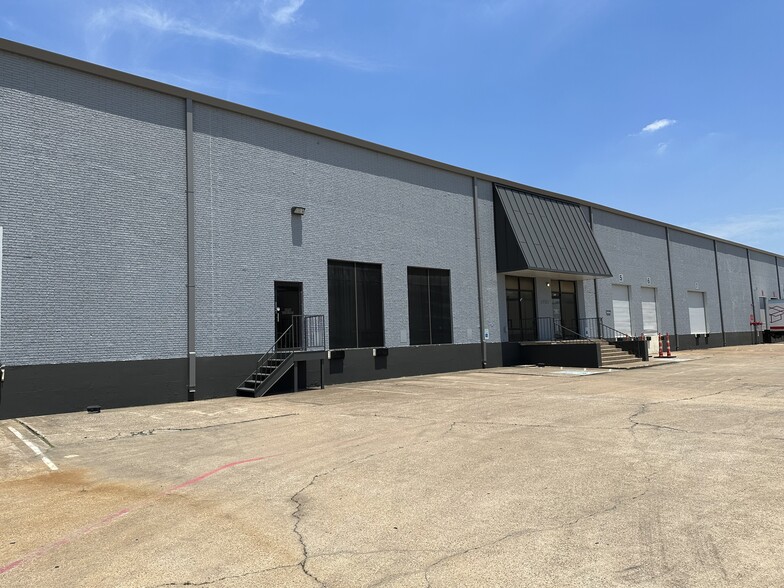 1401-1407 Dunn Dr, Carrollton, TX for lease - Building Photo - Image 1 of 4