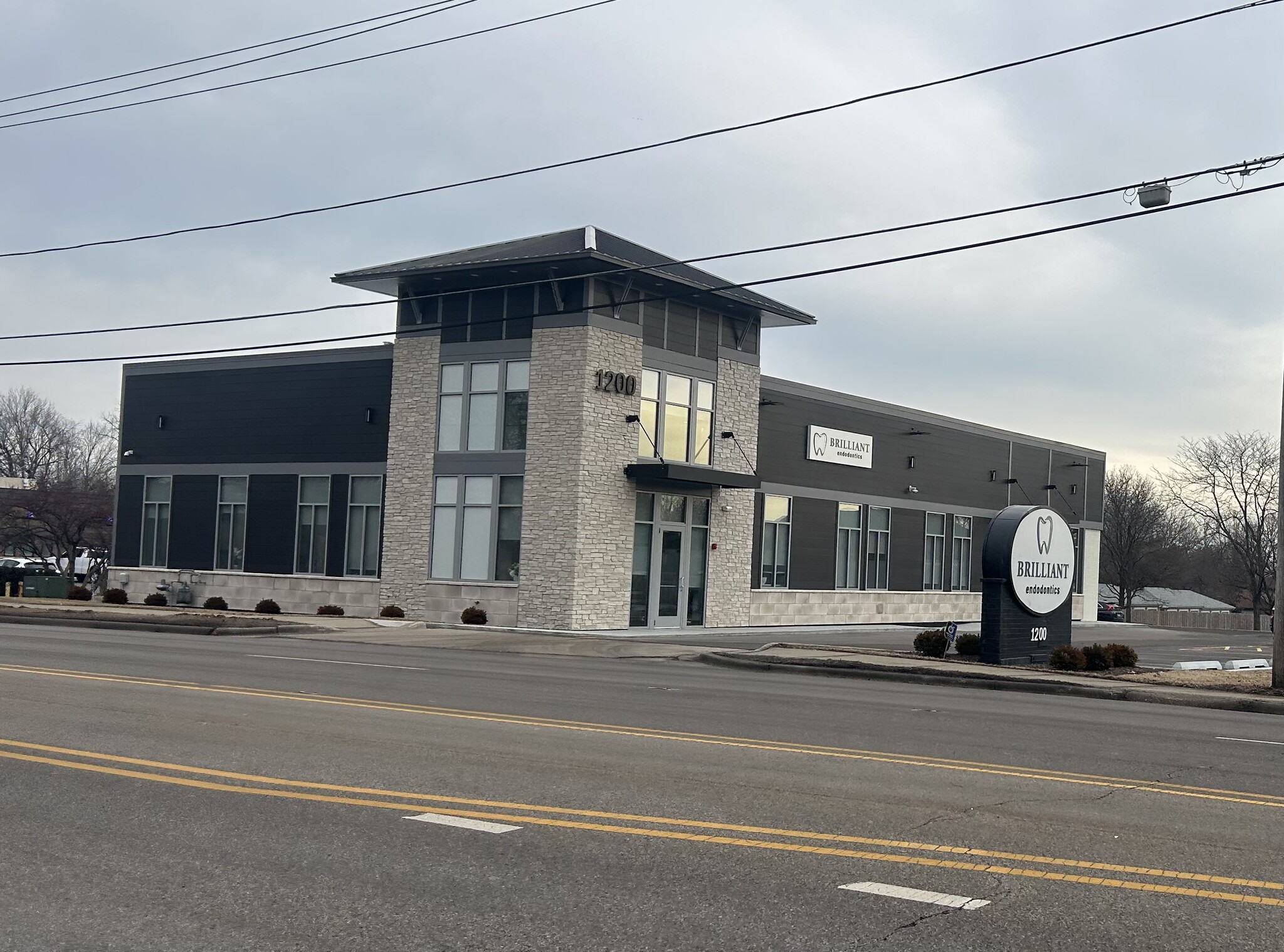 1200 N Milwaukee Ave, Libertyville, IL for lease Primary Photo- Image 1 of 6