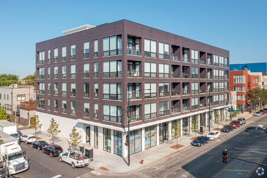 1710 N Western Ave, Chicago, IL à louer - Photo du bâtiment - Image 2 de 14