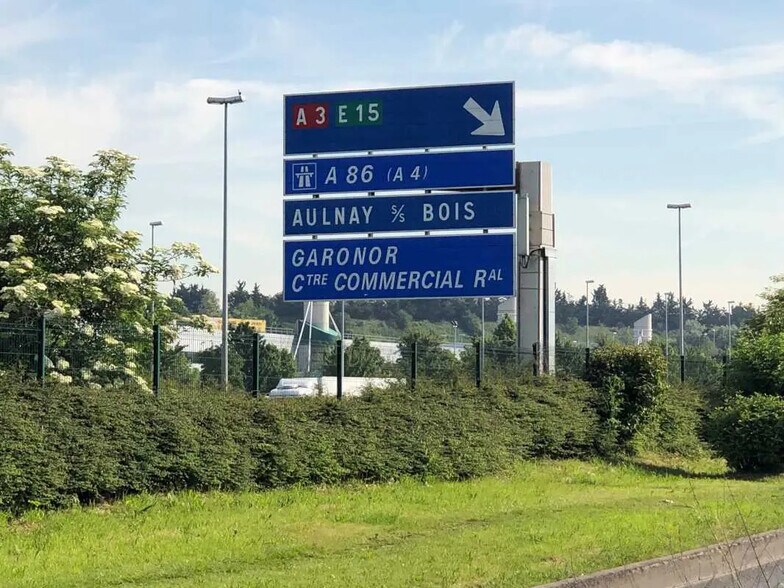 Flex in Aulnay-sous-Bois for lease - Building Photo - Image 3 of 7