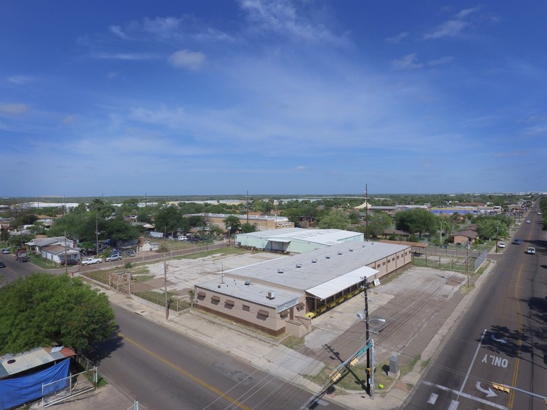 2702 Santa Maria Ave, Laredo, TX for sale - Primary Photo - Image 1 of 1