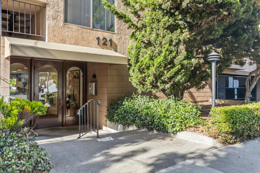 121 41st St, Oakland, CA à vendre - Photo du bâtiment - Image 3 de 9