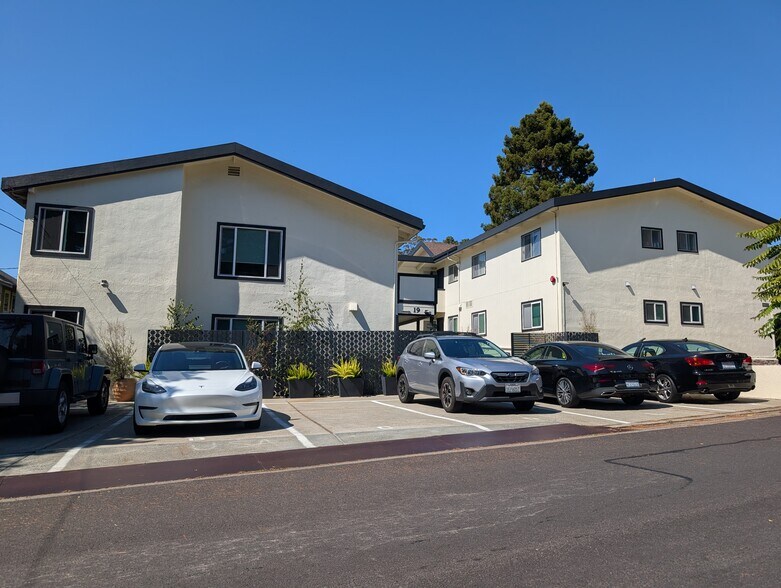19 Knoll Ln, Mill Valley, CA à vendre - Photo du bâtiment - Image 2 de 42