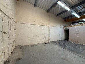 Oxwich Court, Swansea for lease Interior Photo- Image 1 of 2