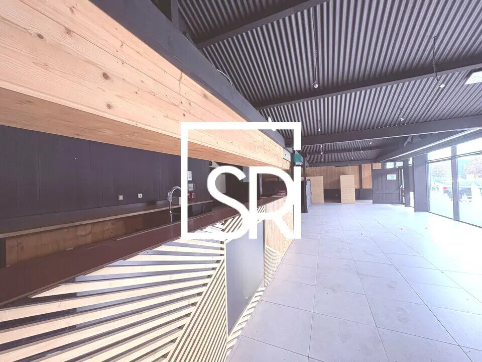 Retail in Clermont-Ferrand for lease Building Photo- Image 1 of 11