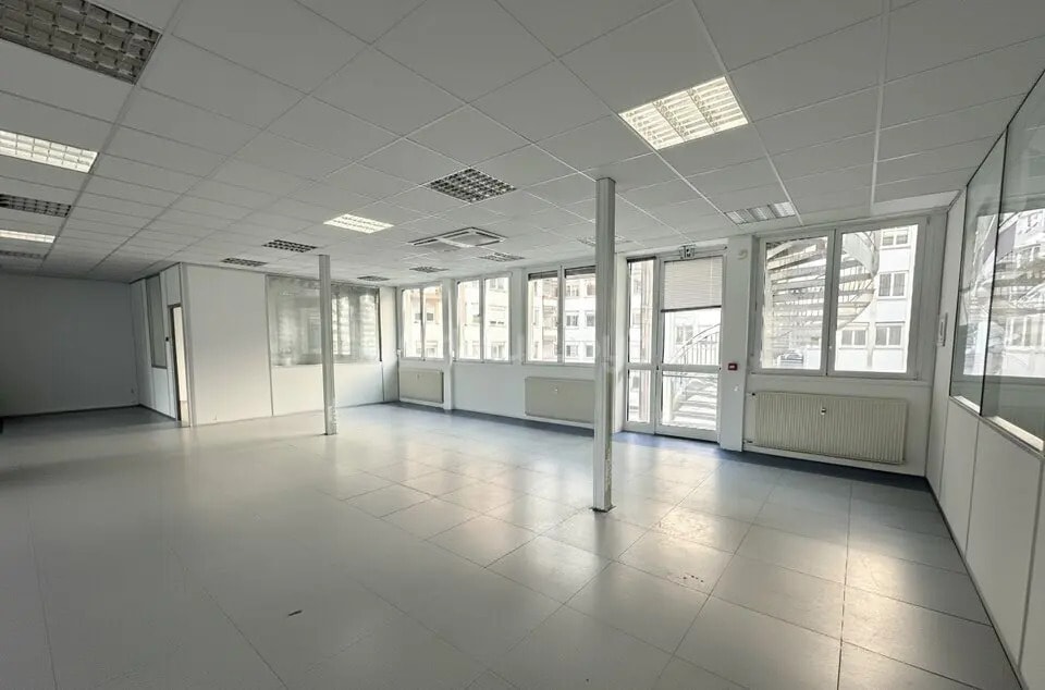 Office in Strasbourg for lease Interior Photo- Image 1 of 14