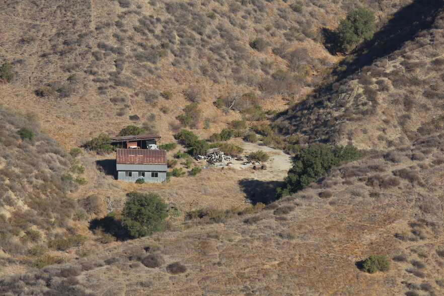 31029 Hasley Canyon Rd, Castaic, CA à vendre - Photo principale - Image 1 de 1