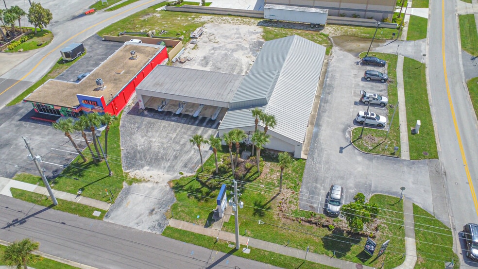 320 W Cocoa Beach Cswy, Cocoa Beach, FL for sale - Building Photo - Image 3 of 27