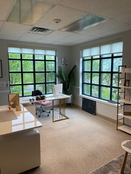 14 Breakneck Hill Rd, Lincoln, RI à louer - Photo intérieure - Image 3 de 14