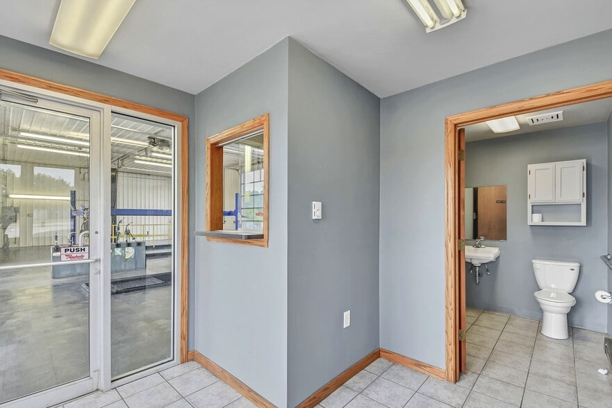 615 County Road R, Denmark, WI for sale - Building Photo - Image 3 of 33