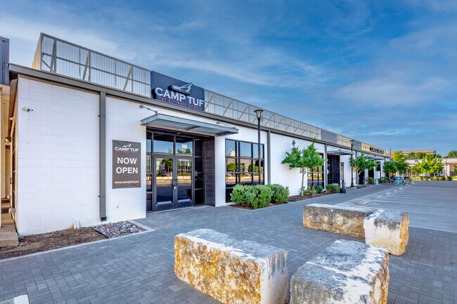 More details for 506 E Division St, Arlington, TX - Retail for Lease