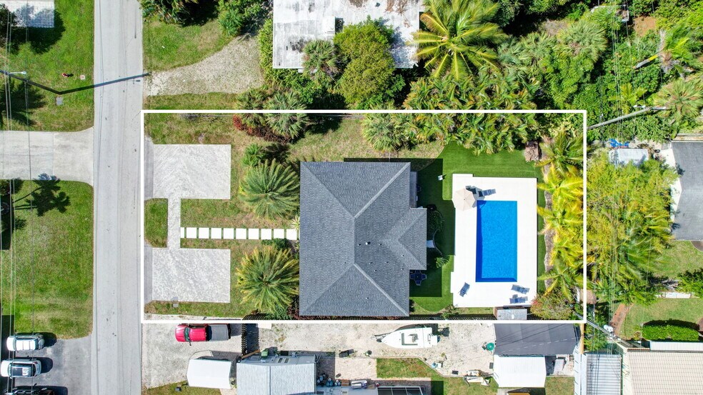 807 SW 14th Ct, Fort Lauderdale, FL à vendre - Photo du bâtiment - Image 2 de 11