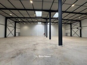 Flex in Heyrieux for lease Interior Photo- Image 1 of 6