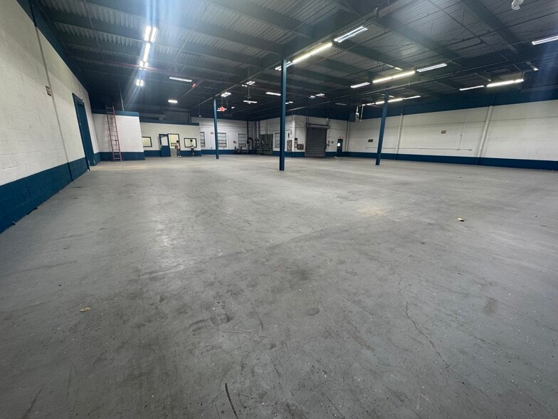 154-158 Lodi St, Hackensack, NJ for lease - Building Photo - Image 2 of 3