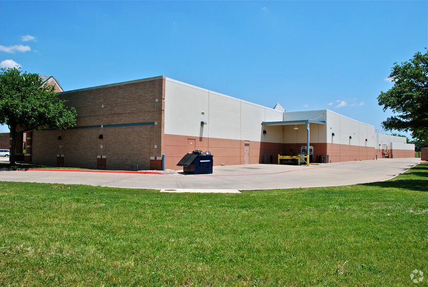 2400 Westport Pky, Fort Worth, TX for lease - Building Photo - Image 2 of 14