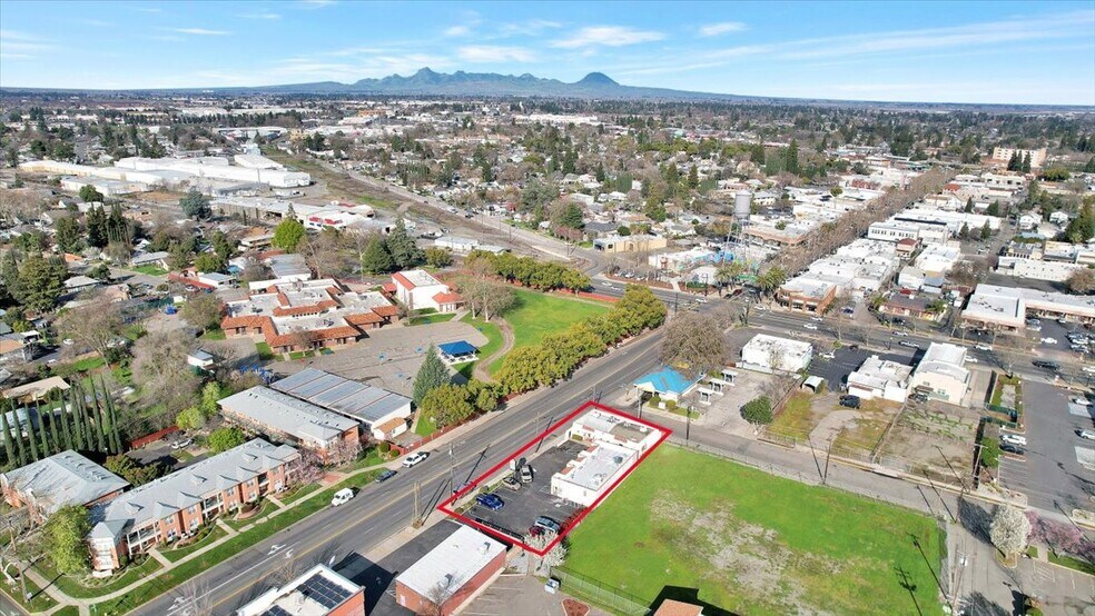 525 Plumas St, Yuba City, CA à vendre - Aérien - Image 2 de 15