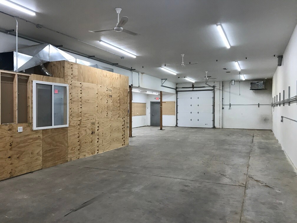 612 N Main St, Cottage Grove, WI for lease Interior Photo- Image 1 of 5