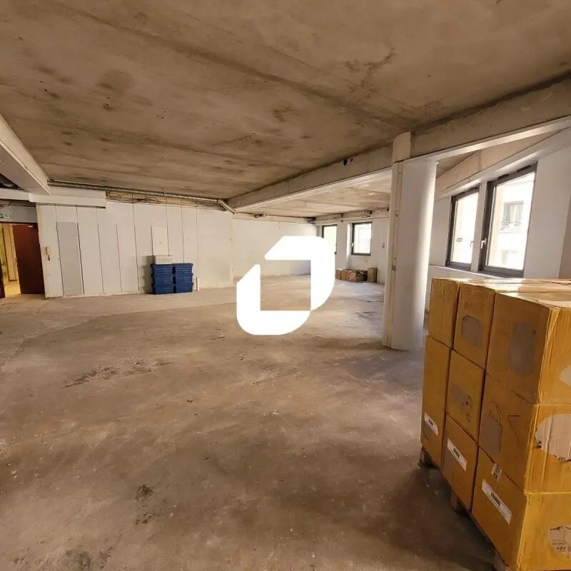 Office in Sèvres for lease Building Photo- Image 1 of 11