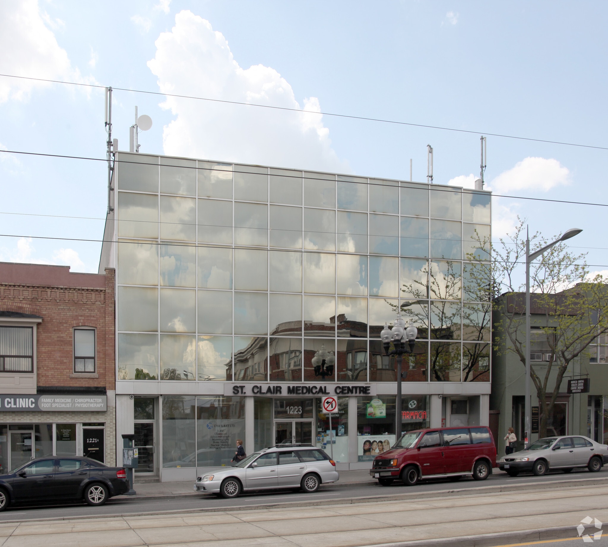 1223 St Clair Ave W, Toronto, ON à vendre Photo principale- Image 1 de 1