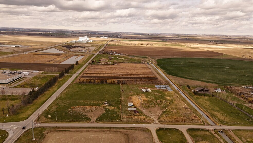 212068 Township Road 92, Lethbridge County, AB à vendre - Photo du bâtiment - Image 3 de 5