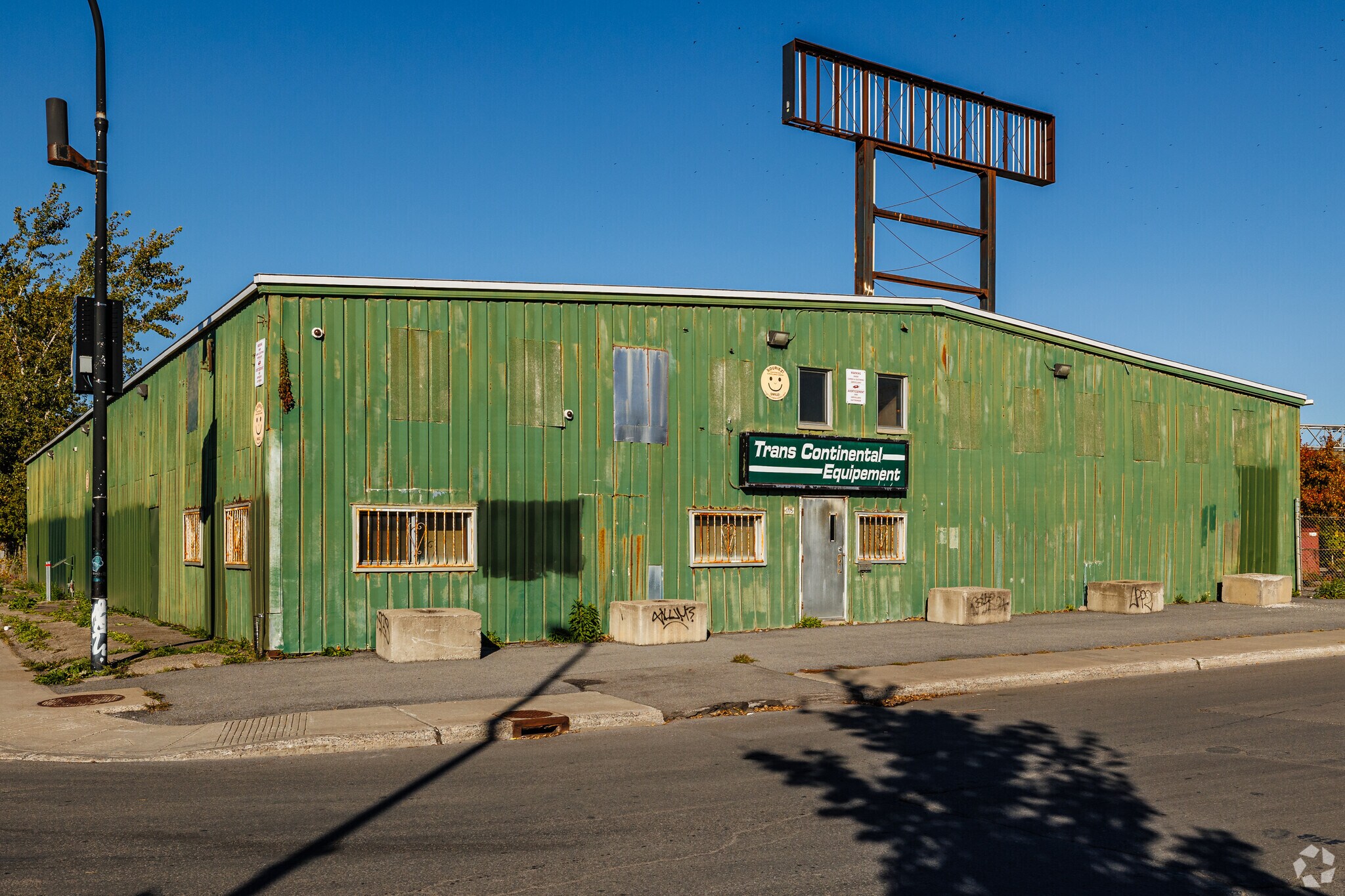 1775 Rue Cabot, Montréal, QC for sale Primary Photo- Image 1 of 1