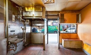 95 Elizabeth St, New York, NY for lease Interior Photo- Image 1 of 2