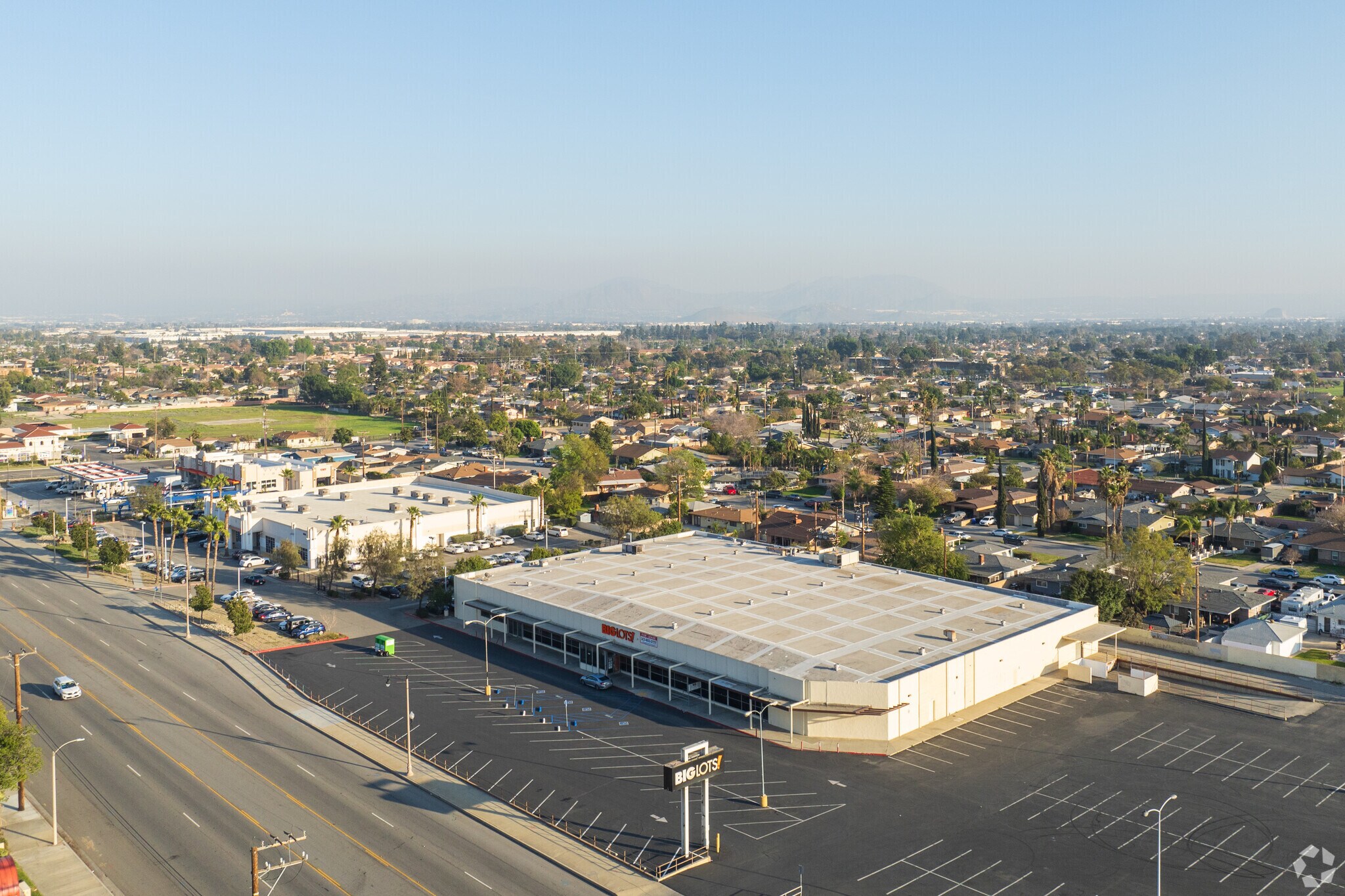 17575 Foothill Blvd, Fontana, CA à louer Photo du bâtiment- Image 1 de 5