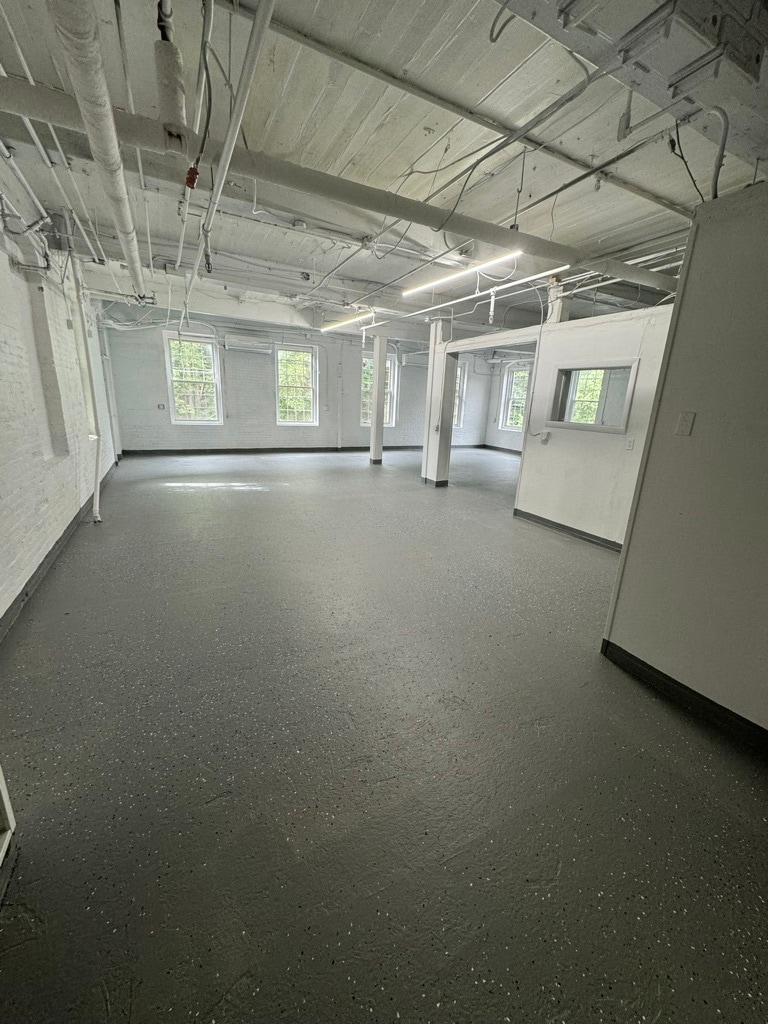 504 Hazard Ave, Enfield, CT à louer Photo intérieure- Image 1 de 1