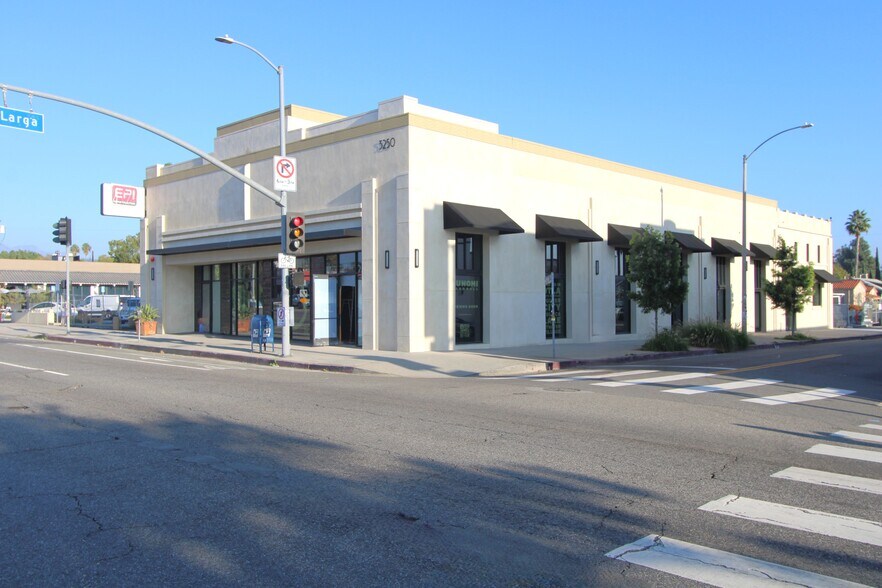 3250 Glendale Blvd, Los Angeles, CA à louer - Photo du bâtiment - Image 1 de 10
