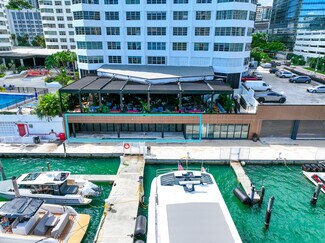 Plus de détails pour 801 Brickell Bay Dr, Miami, FL - Multi-résidentiel à vendre