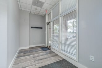 249 N Kirkwood Rd, Saint Louis, MO for lease Interior Photo- Image 2 of 4