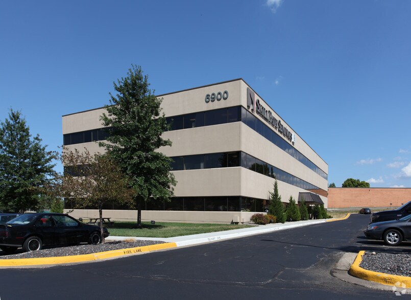 6900 Squibb Rd, Mission, KS for sale - Building Photo - Image 2 of 2