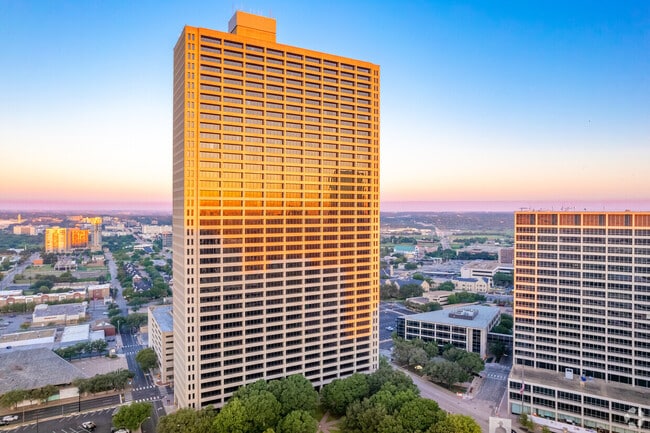 More details for 801 Cherry St, Fort Worth, TX - Multiple Space Uses for Lease