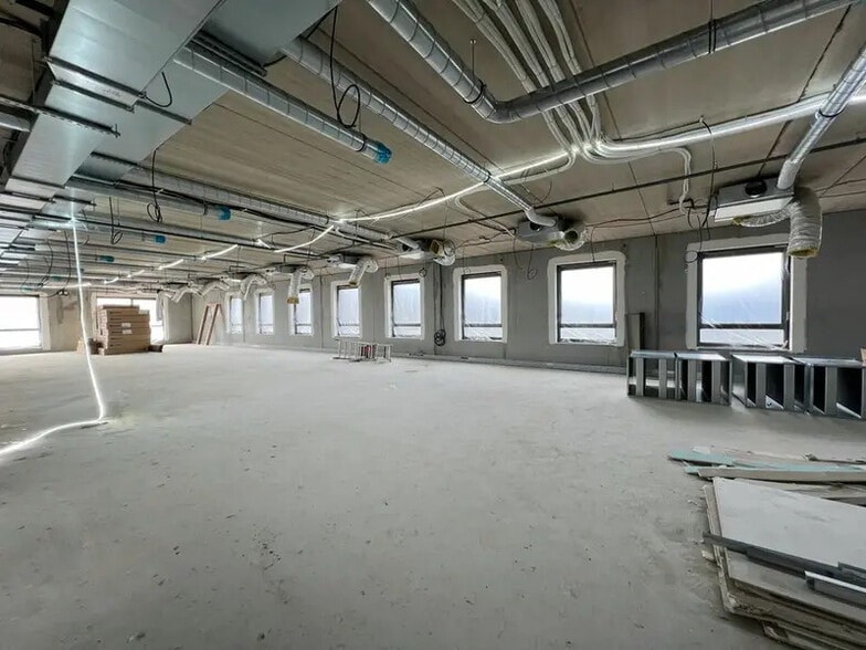 Office in Strasbourg for lease - Building Photo - Image 2 of 11