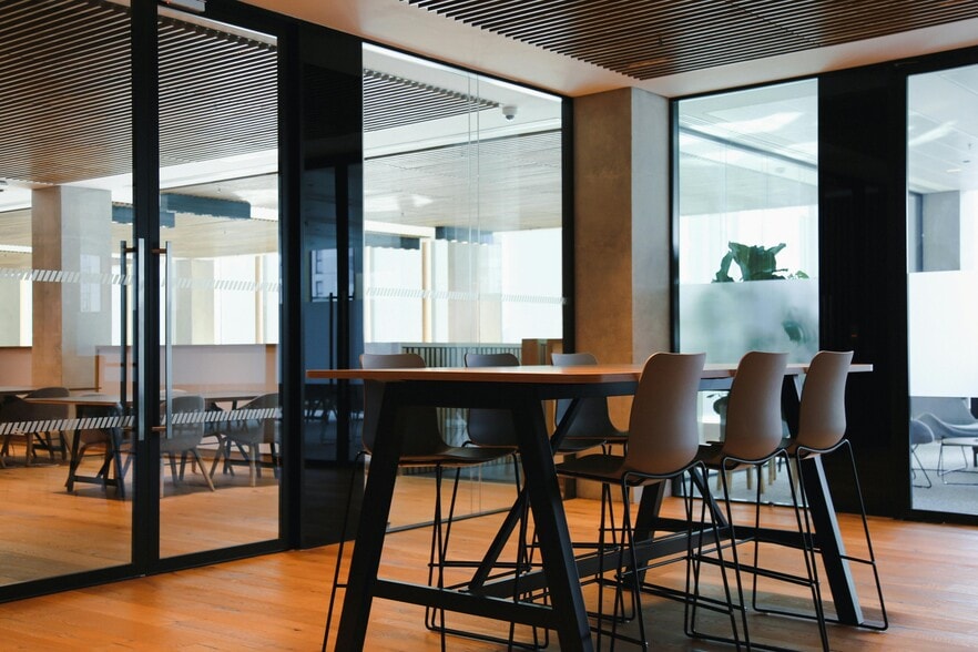 North Vw, Liverpool for lease - Interior Photo - Image 2 of 21