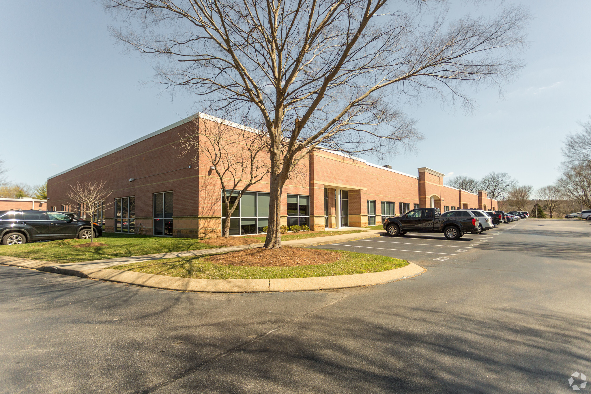 811 Royal Pky, Nashville, TN for lease Building Photo- Image 1 of 9