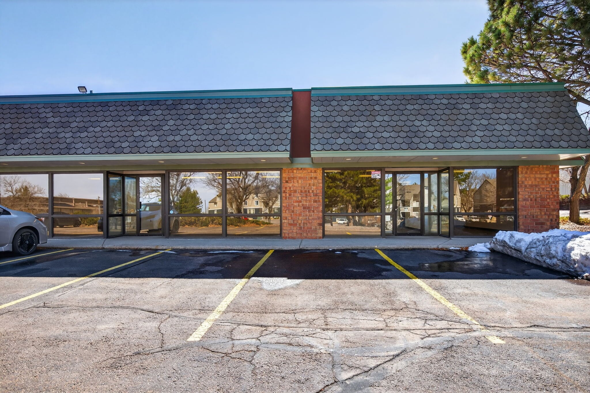 12860 W Cedar Dr, Lakewood, CO à louer Photo intérieure- Image 1 de 16