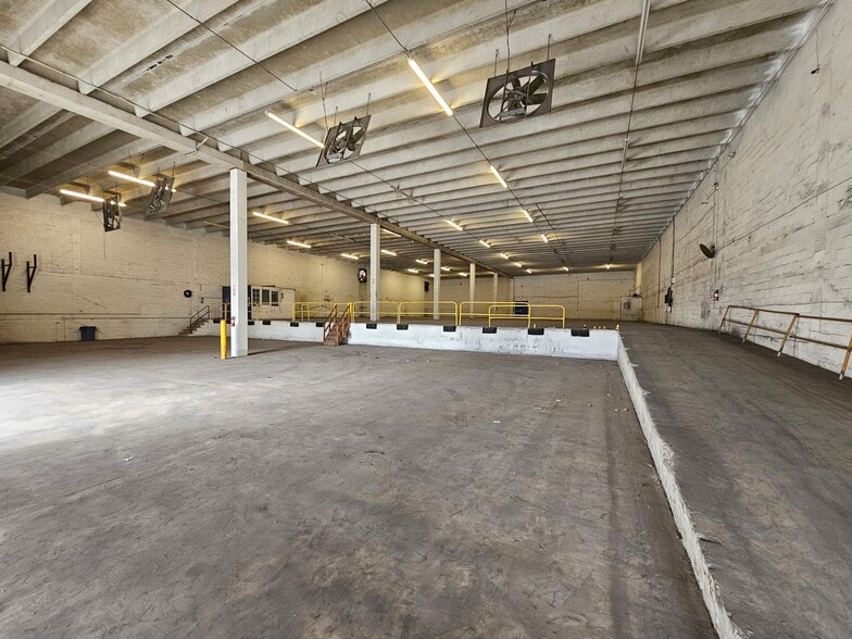 117 NW 3rd Ave, Dania, FL for lease - Building Photo - Image 3 of 8