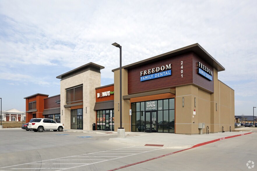 Heritage Trace Pky, Fort Worth, TX for lease - Primary Photo - Image 1 of 2