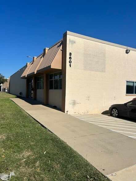 3601 Executive Blvd, Mesquite, TX for lease - Building Photo - Image 2 of 2