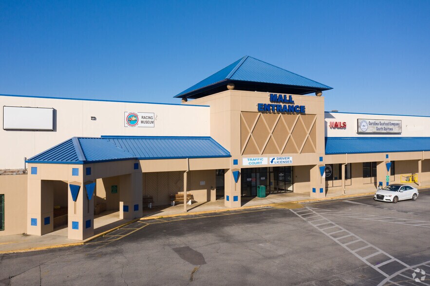 2400 S Ridgewood Ave, South Daytona, FL à louer - Photo du bâtiment - Image 2 de 13