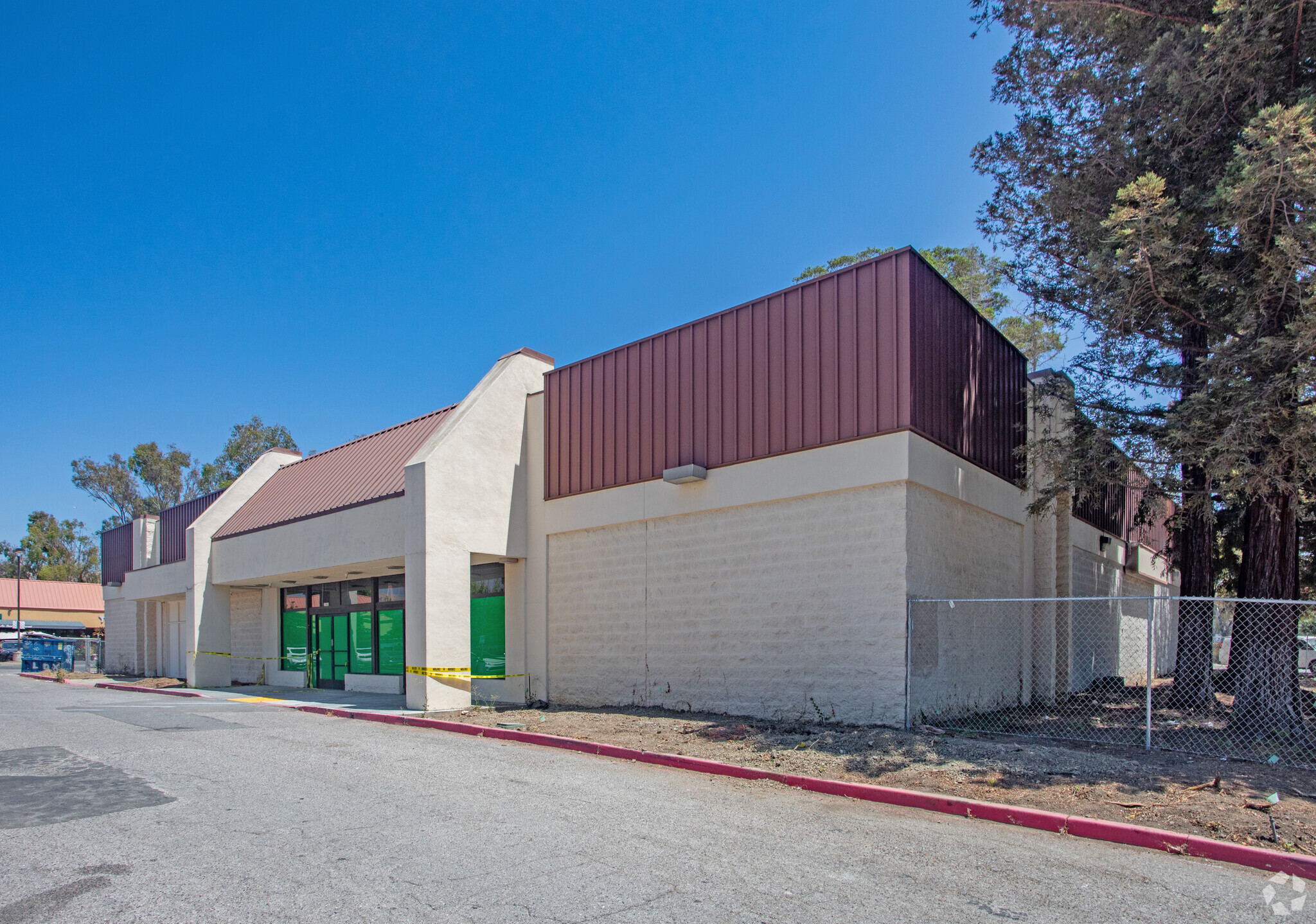 2040 Tully Rd, San Jose, CA à vendre Photo du bâtiment- Image 1 de 1