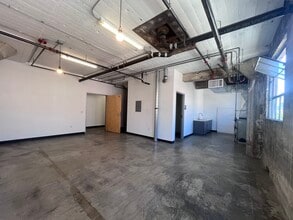 1300 Factory Pl, Los Angeles, CA for lease Interior Photo- Image 2 of 3
