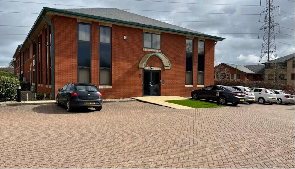 Smeaton Clos, Aylesbury for lease - Building Photo - Image 2 of 18