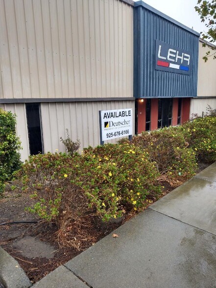 661 Garcia Ave, Pittsburg, CA à vendre - Photo du bâtiment - Image 2 de 6