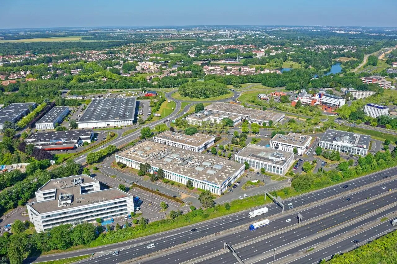 Flex dans COURCOURONNES à louer Photo du bâtiment- Image 1 de 10