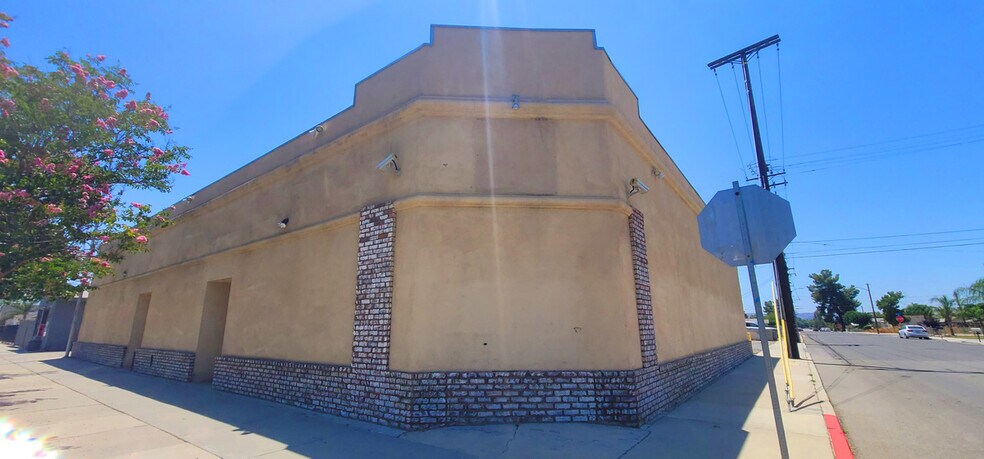 300 E Main St, San Jacinto, CA à vendre - Photo du bâtiment - Image 3 de 14
