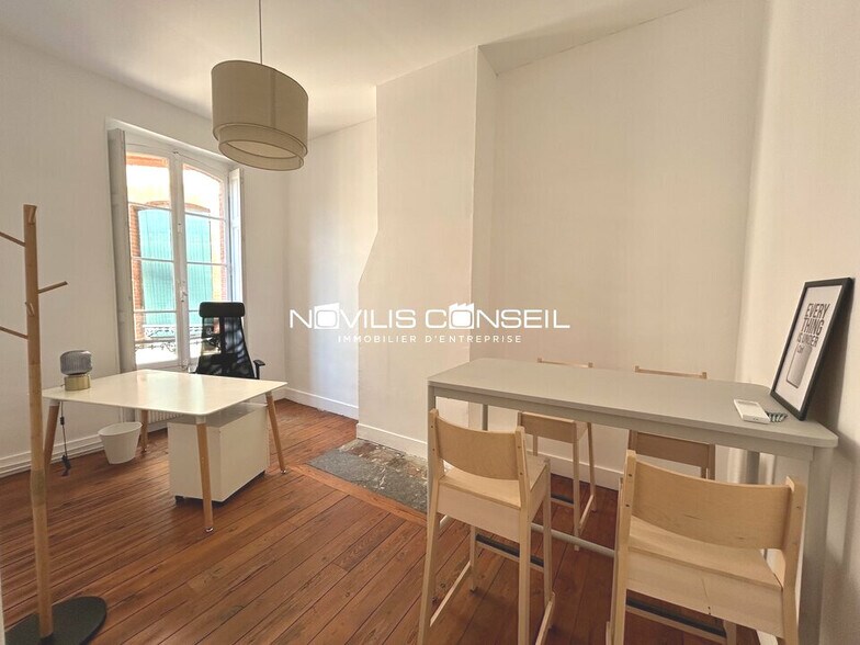 Office in Toulouse for lease - Interior Photo - Image 2 of 7
